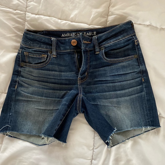Women's Mid length Denim Shorts - Picture 1 of 3
